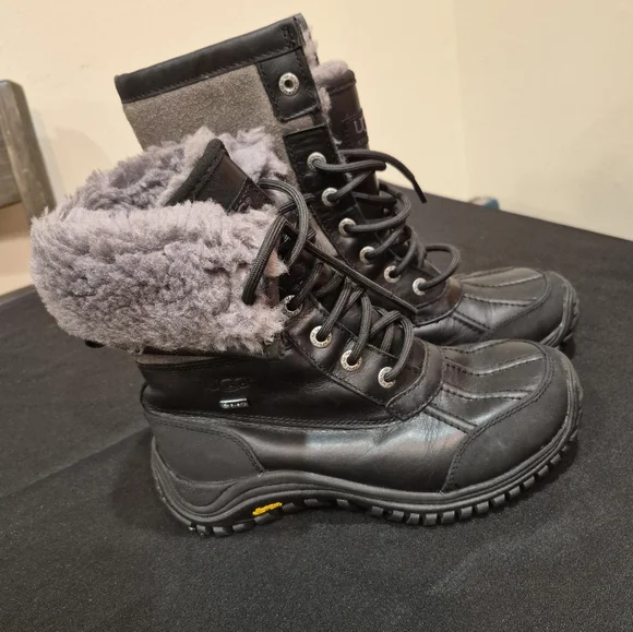 UGG Black/Gray ALL WEATHER Boots Womens size 5US. Gently Used! - Picture 4 of 8